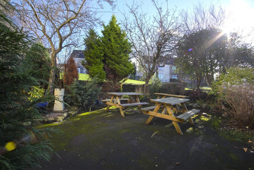 Bayley Arms Hotel Hurst Green  Exterior photo